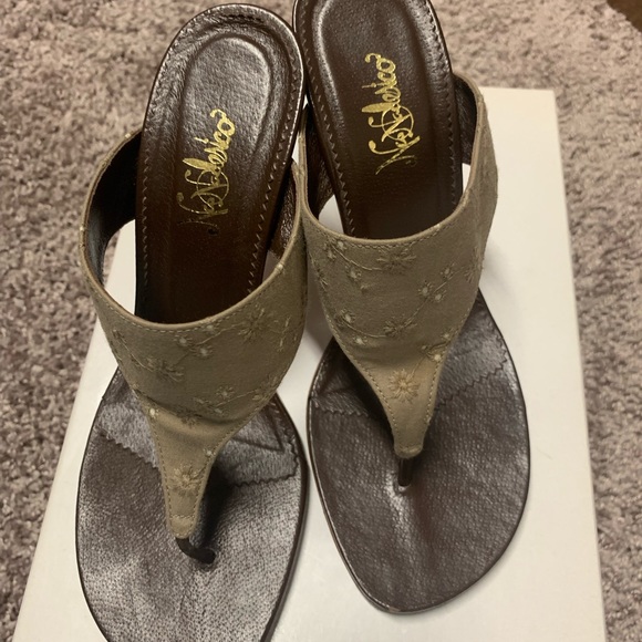 Sandals - Picture 7 of 7